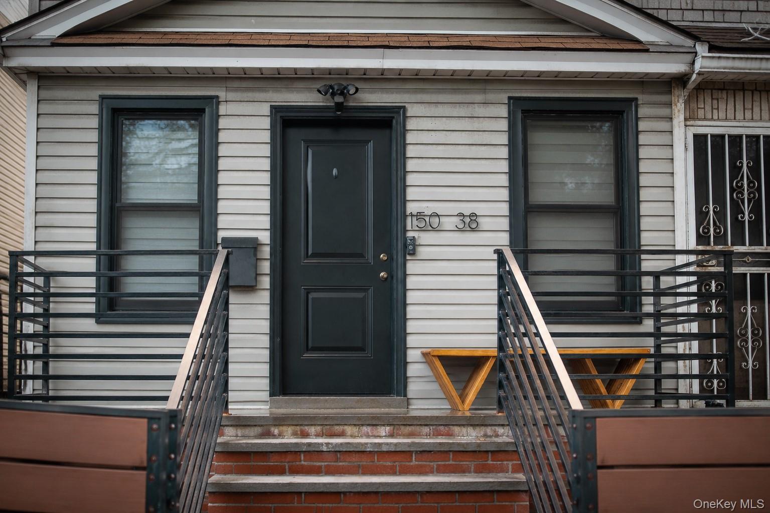 15038 Grand Central Parkway Property Photo 4