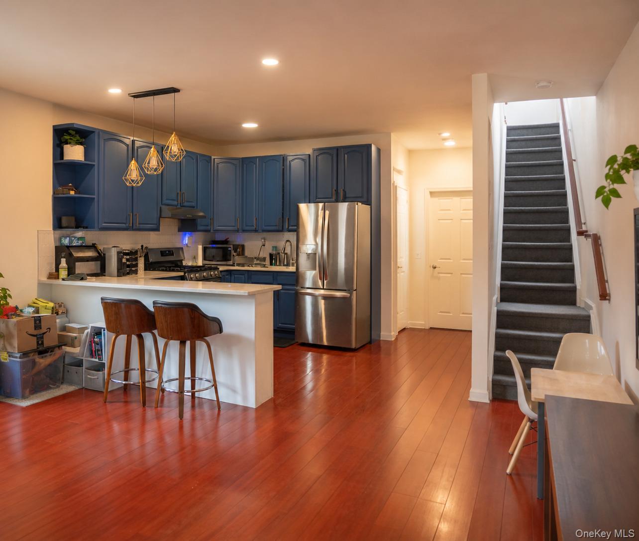 15038 Grand Central Parkway Property Photo 6