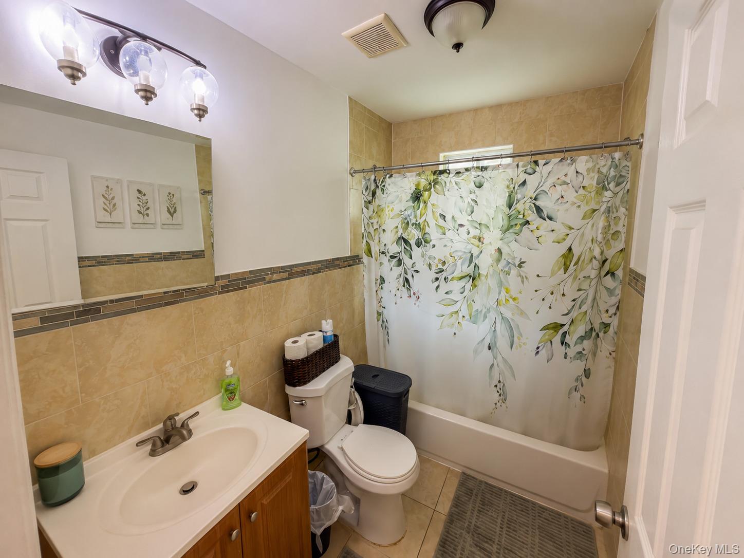 15038 Grand Central Parkway Property Photo 9