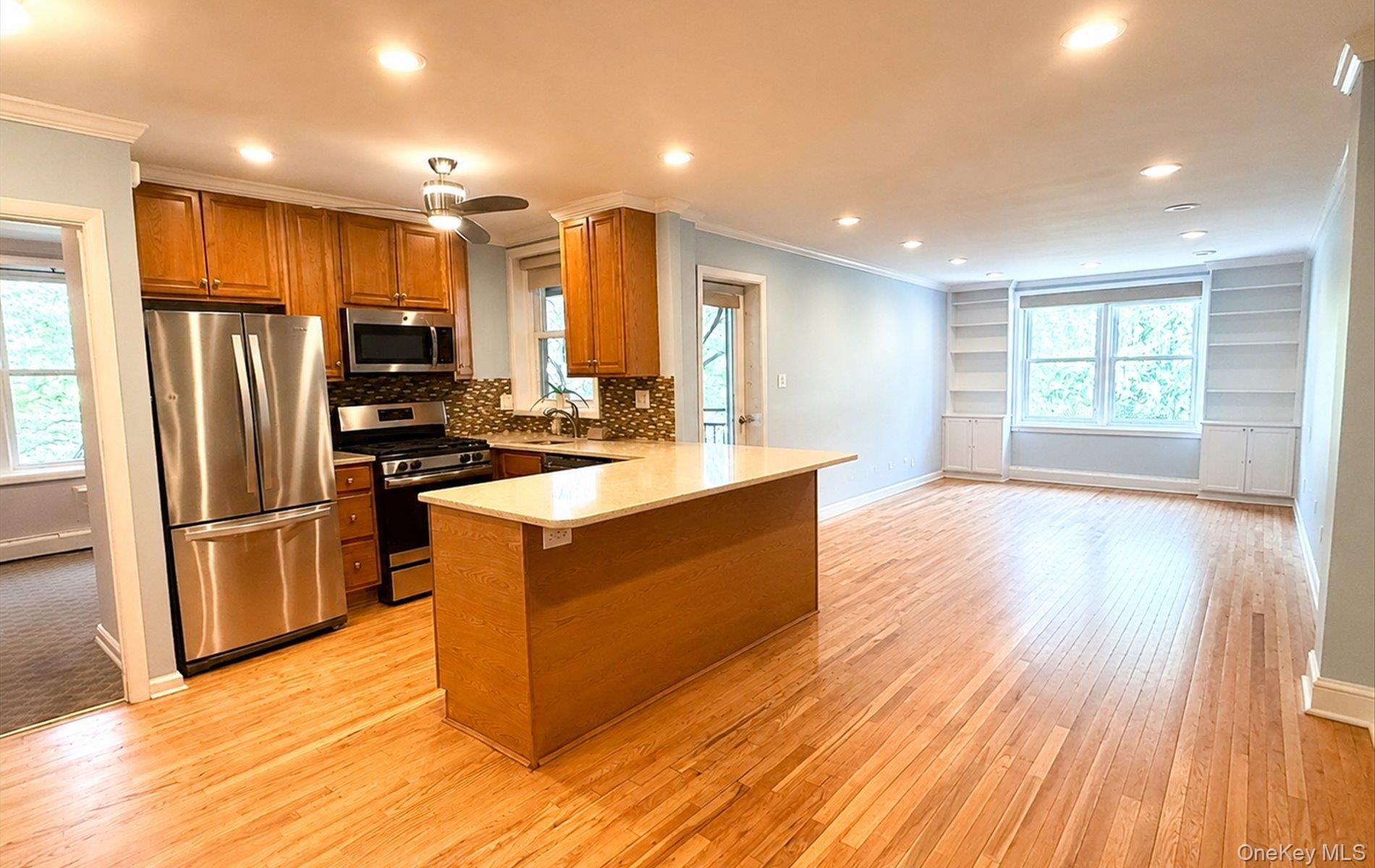 42-30 Douglaston Parkway 5l Property Photo 2