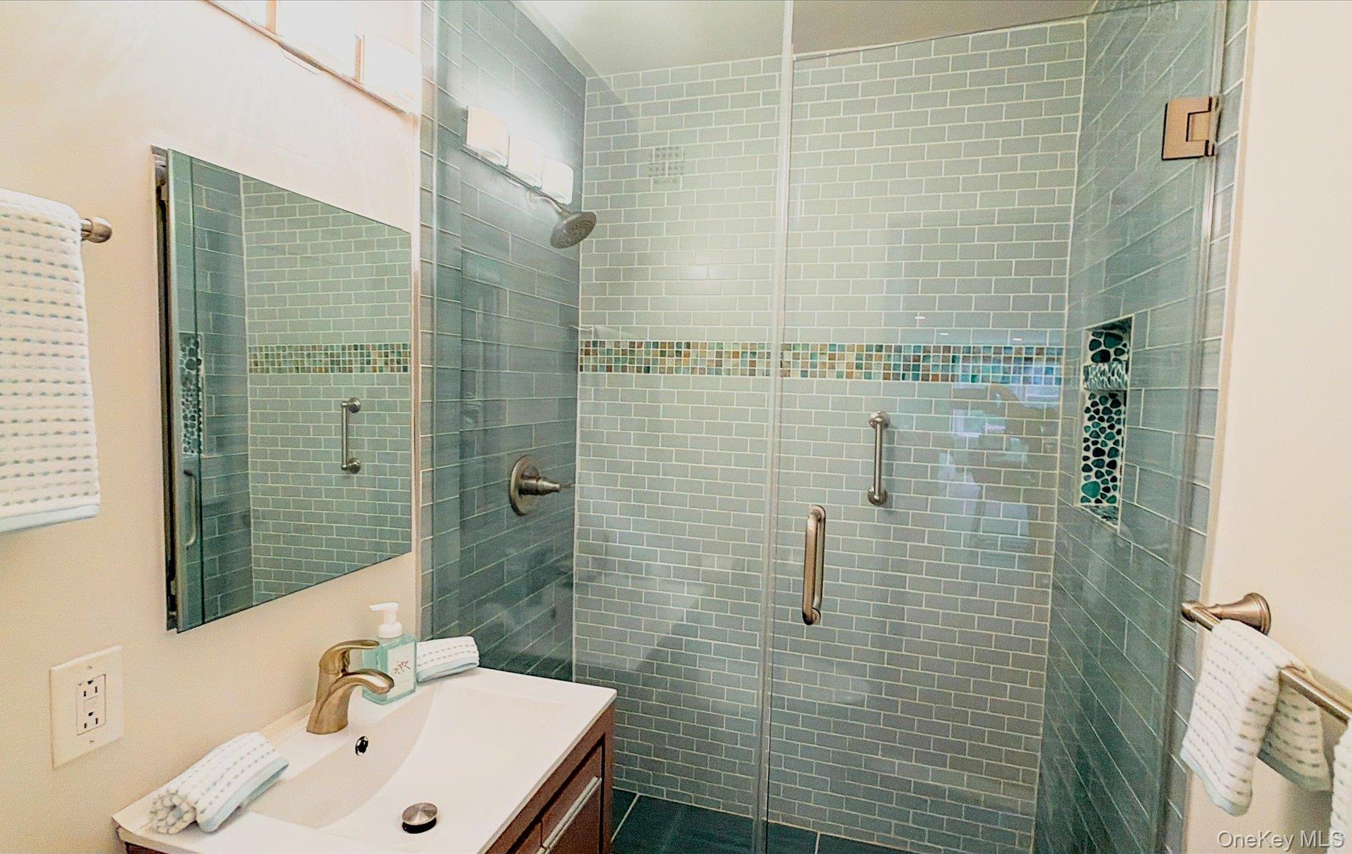 42-30 Douglaston Parkway 5l Property Photo 10