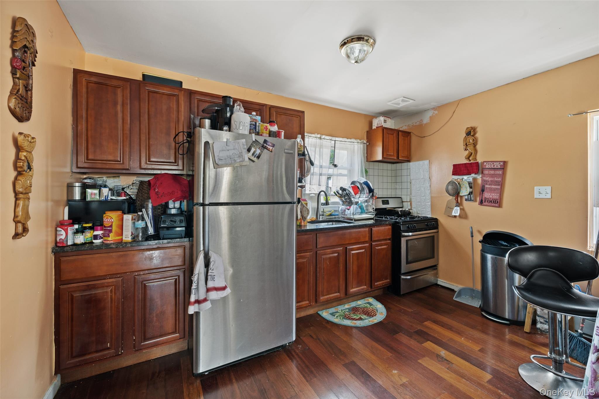 825 E 224th Street 2 Property Photo 6