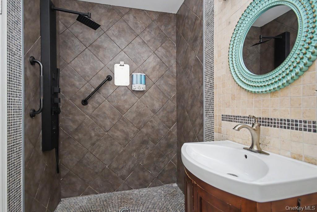 17 Talbot Avenue Property Photo 35