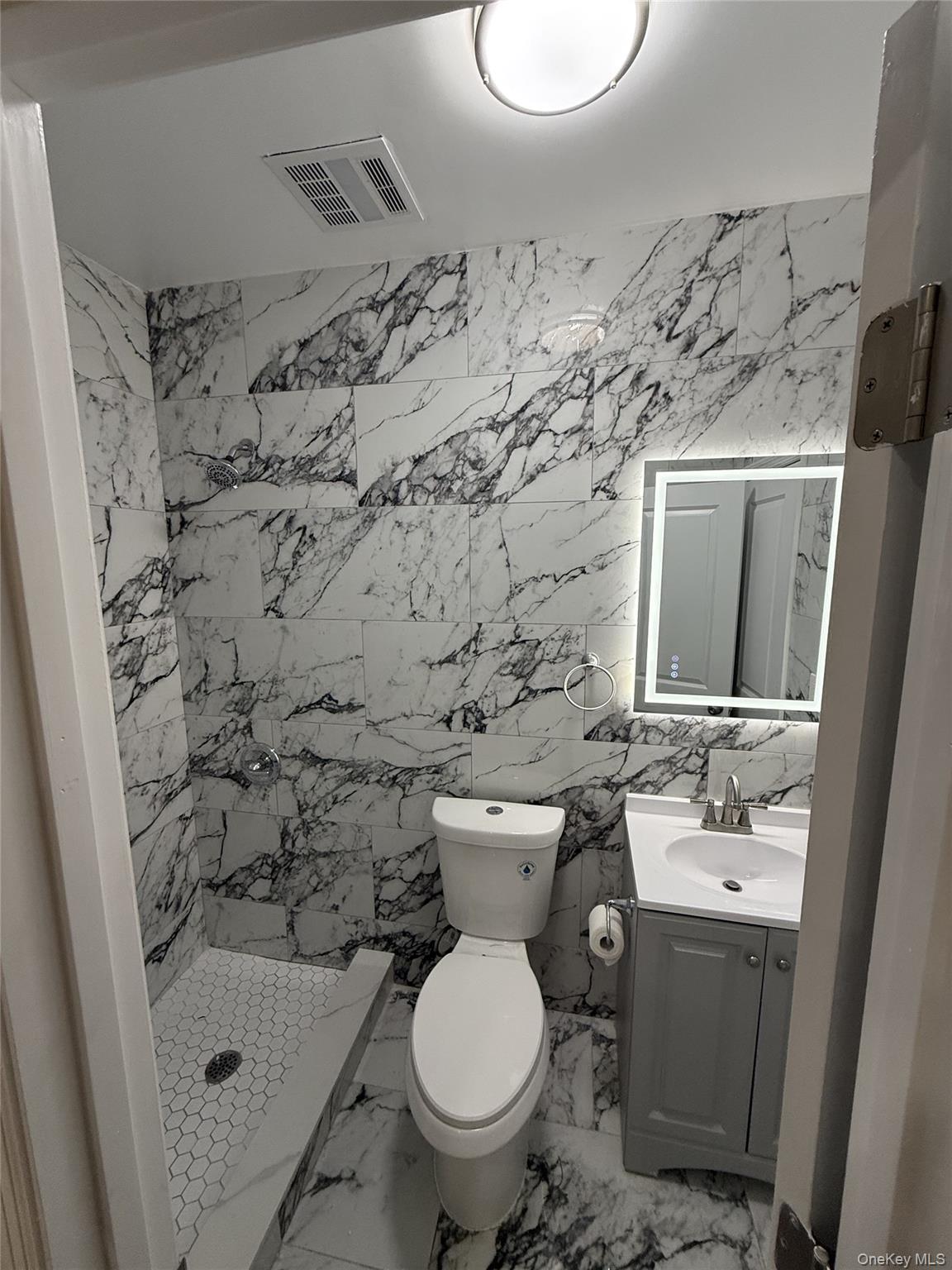 8915 86th Street Property Photo 4