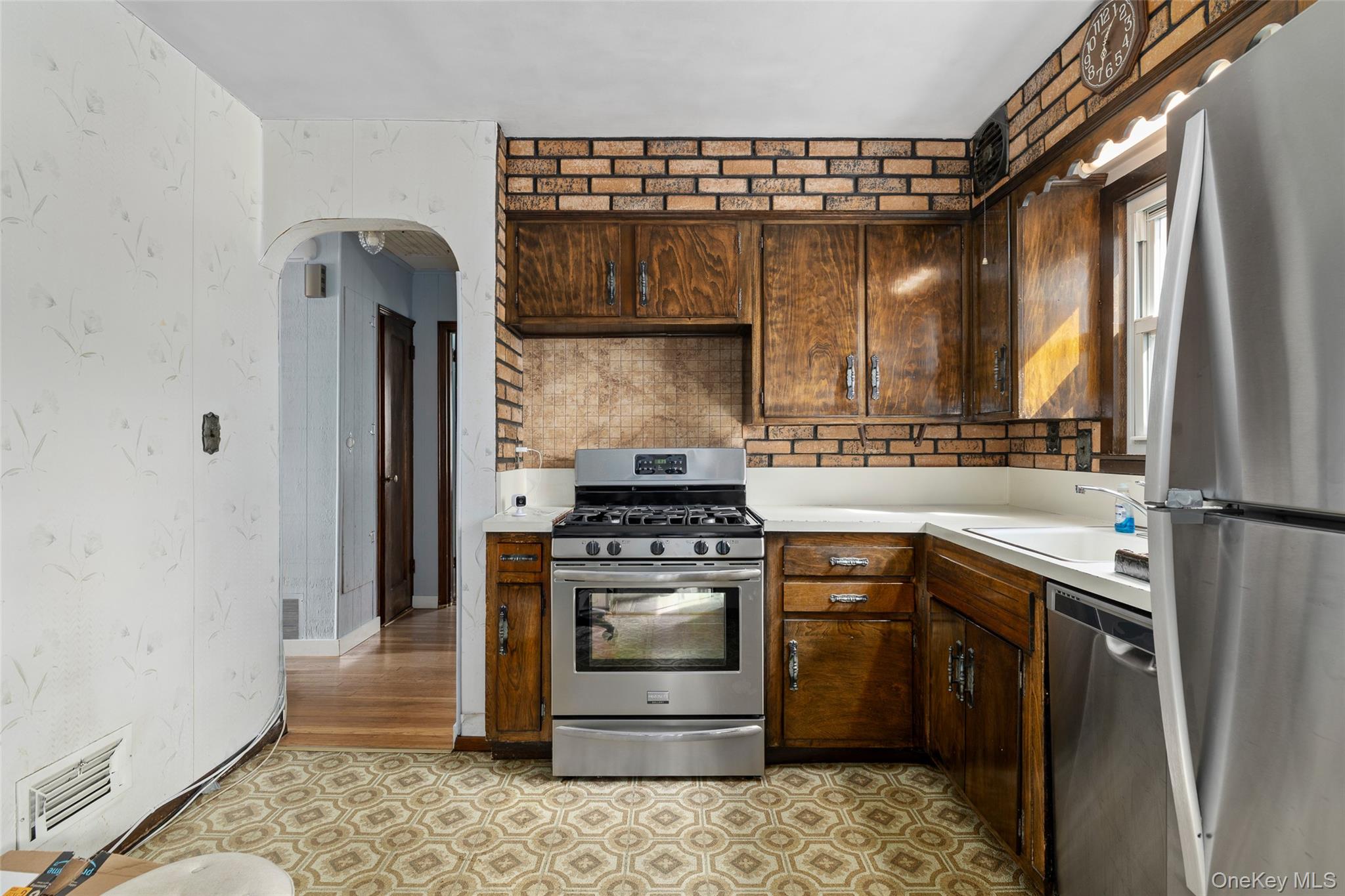 2975 Oceanside Road Property Photo 4