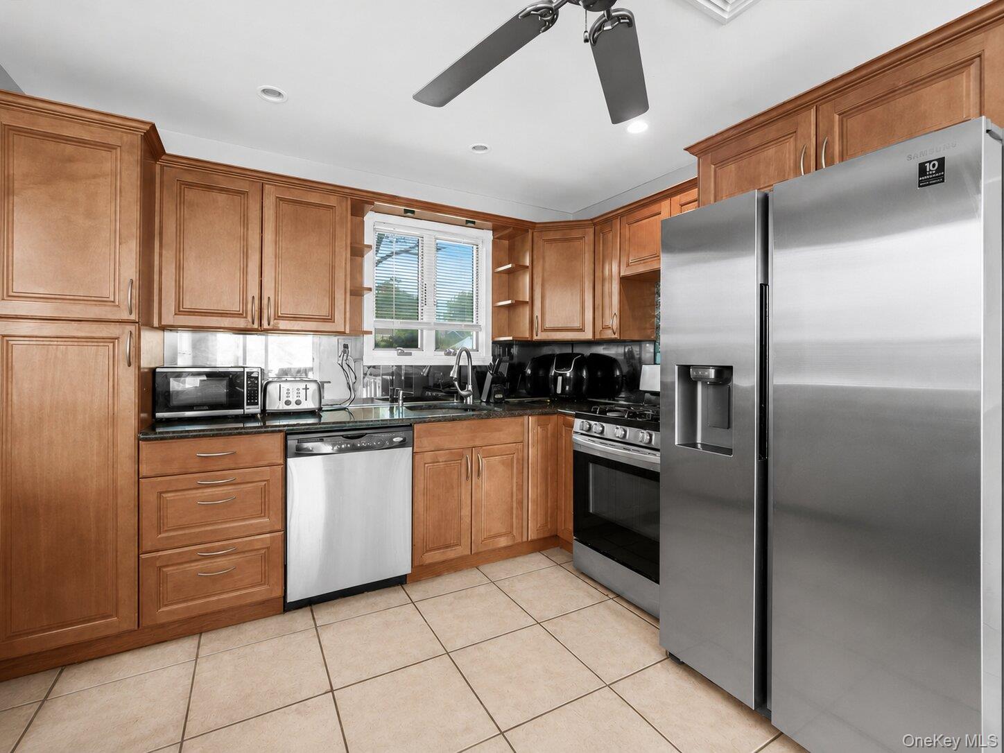 301 W 22nd Street Property Photo 3