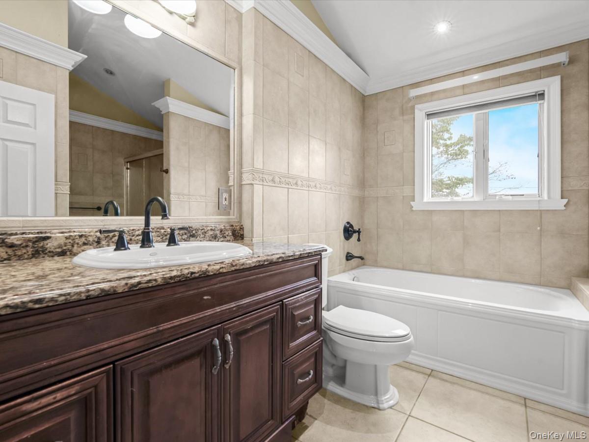 301 W 22nd Street Property Photo 13