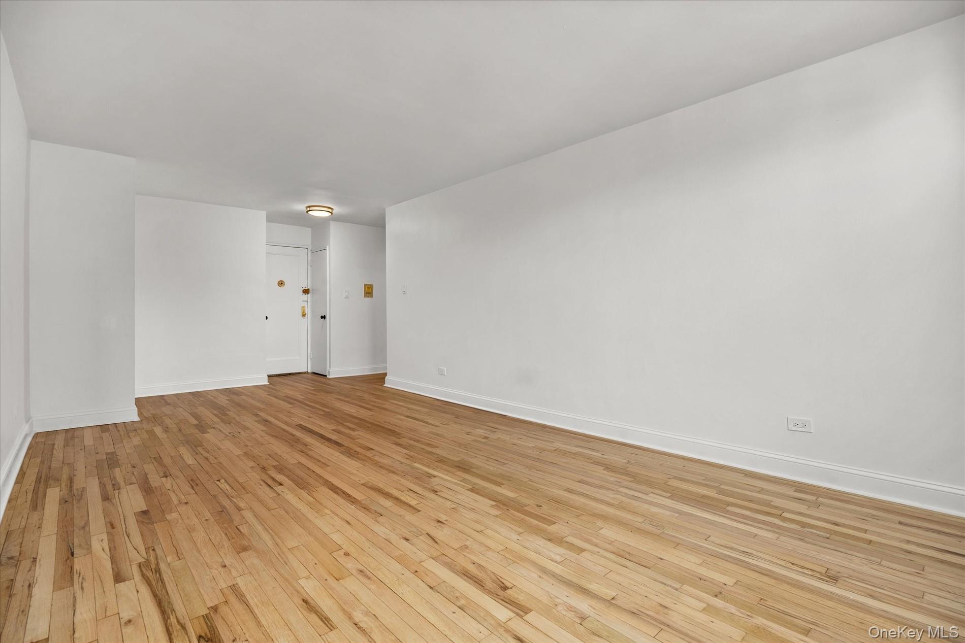 67-30 Clyde Street 3b Property Photo 9