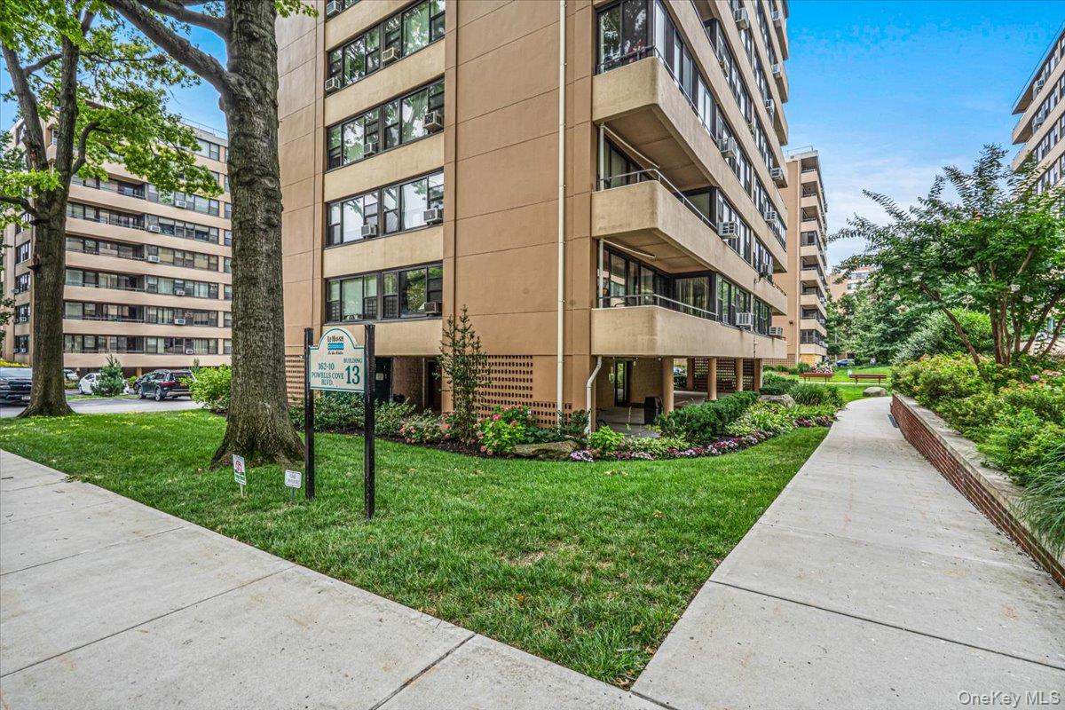 162-10 Powells Cove Boulevard 7d Property Photo 2