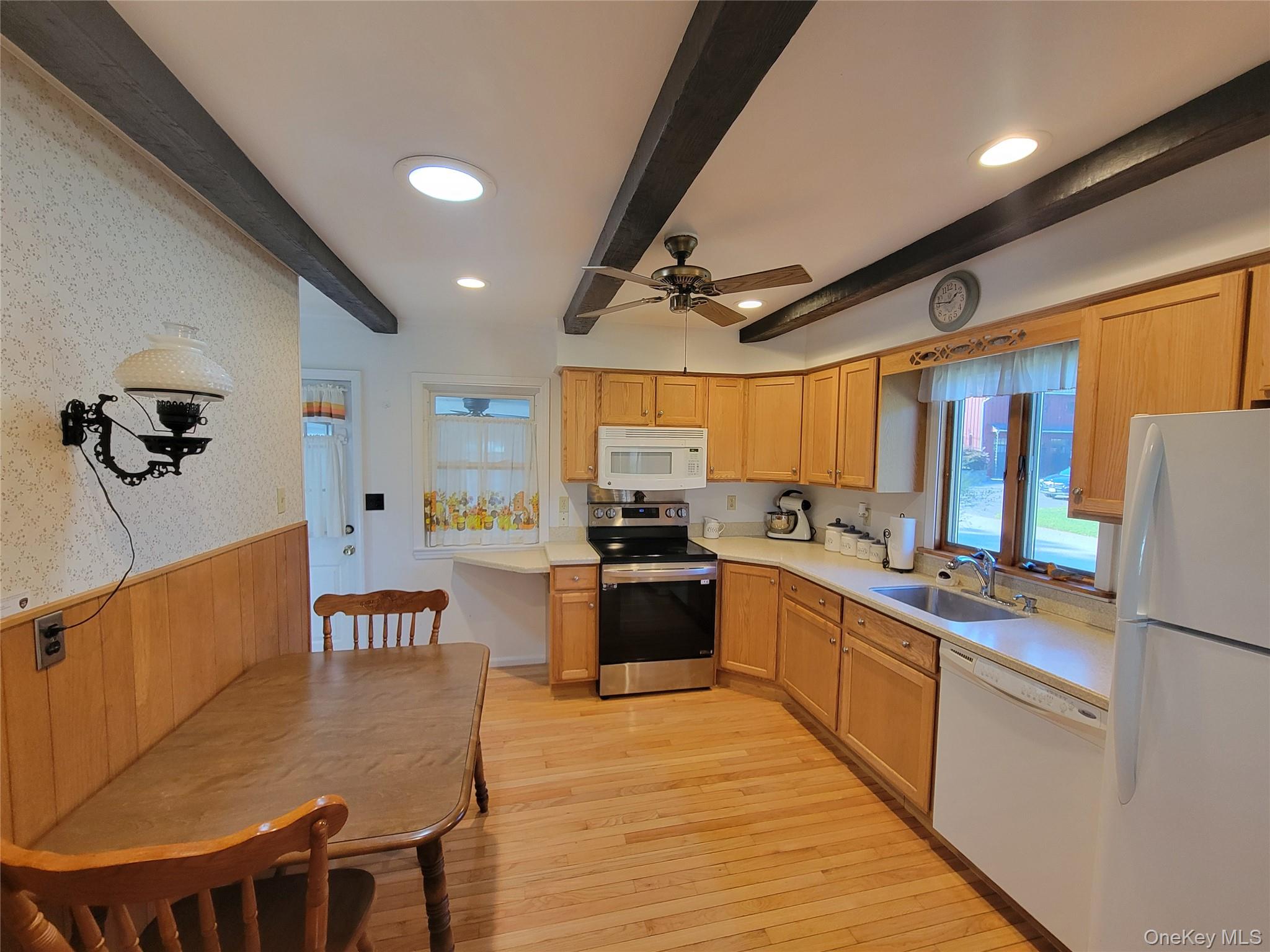 18 Taft Avenue Property Photo 12