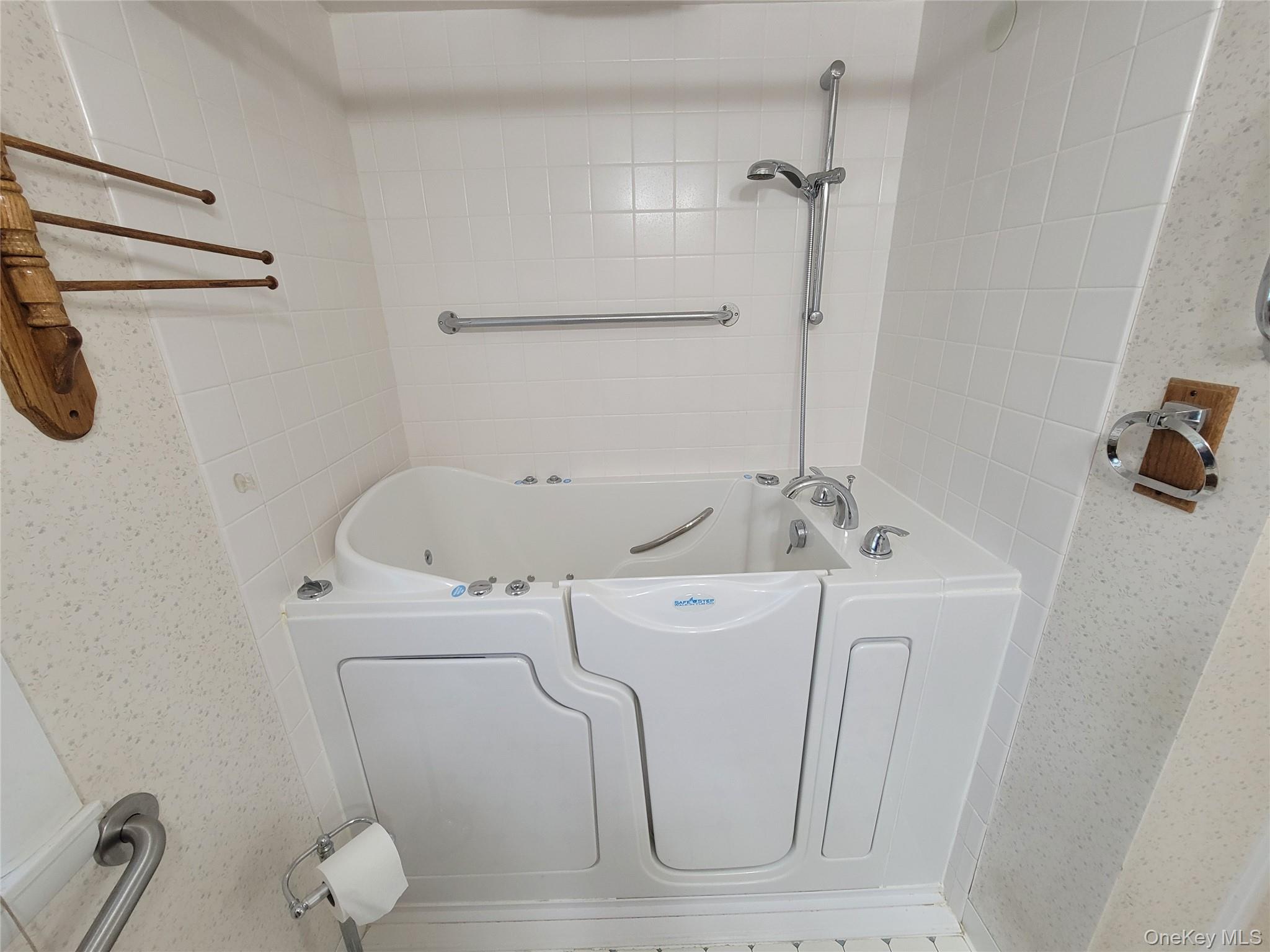 18 Taft Avenue Property Photo 19