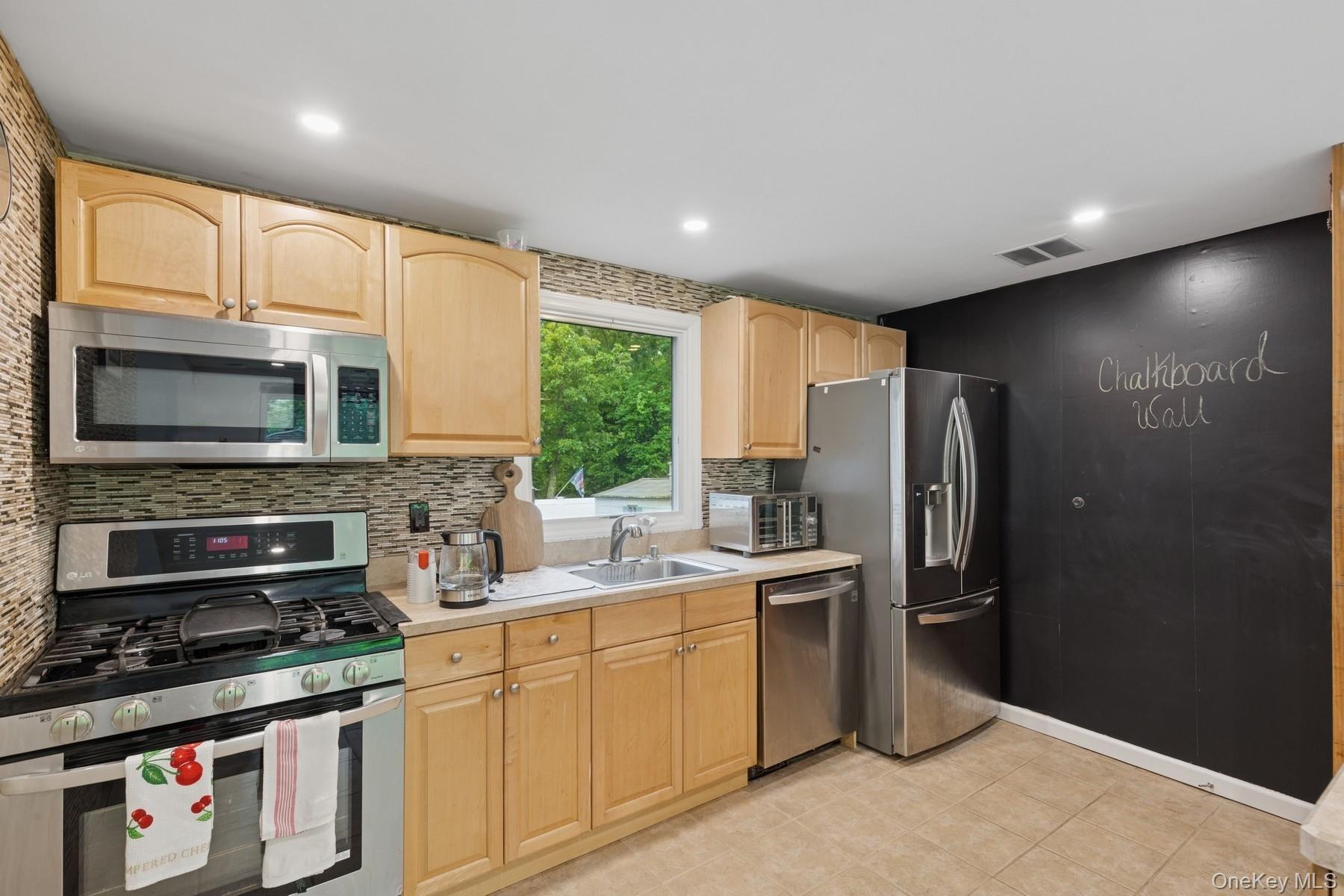 27 Atlantic Avenue Property Photo 8