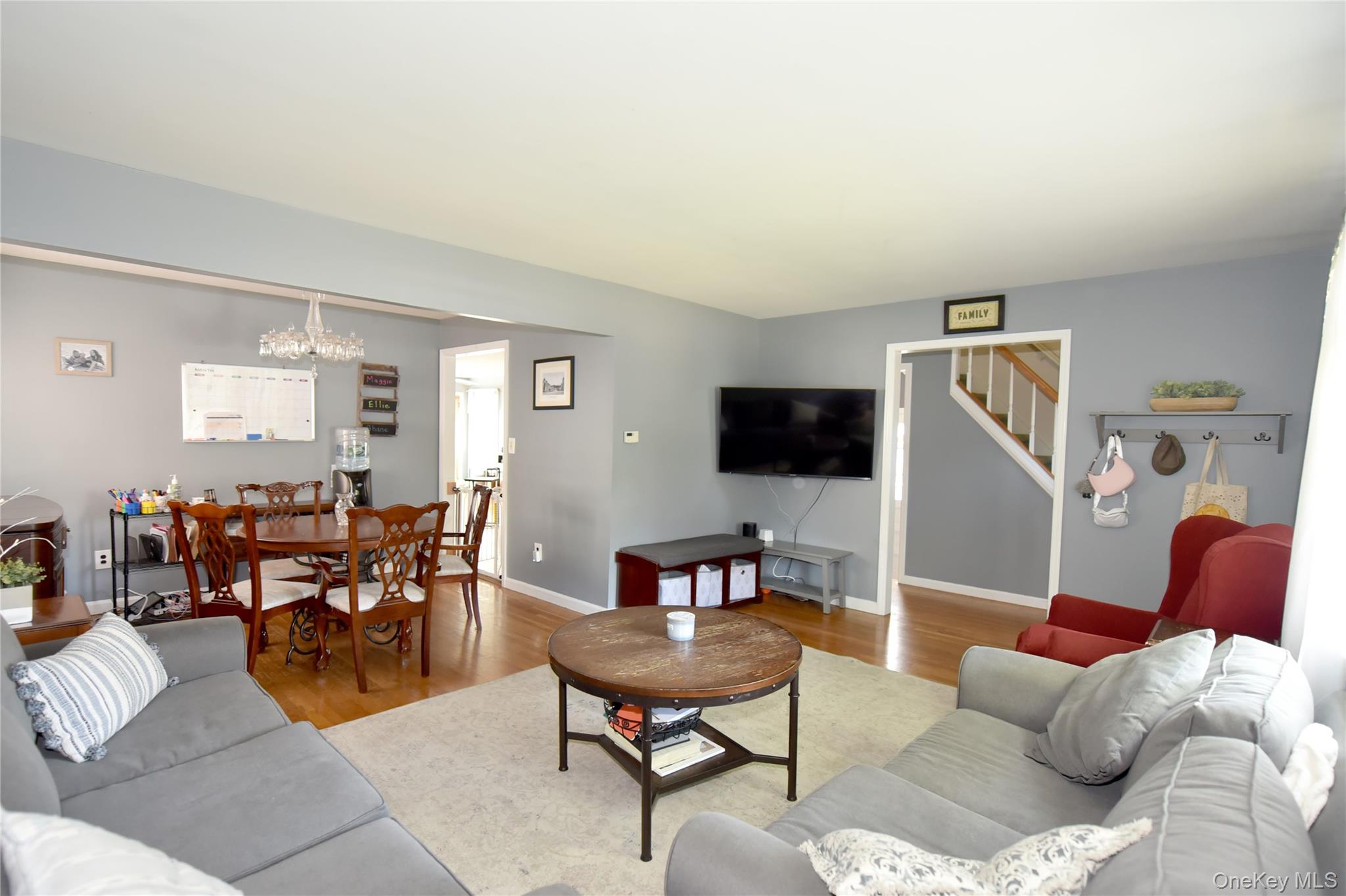 67 Iris Avenue Property Photo 4