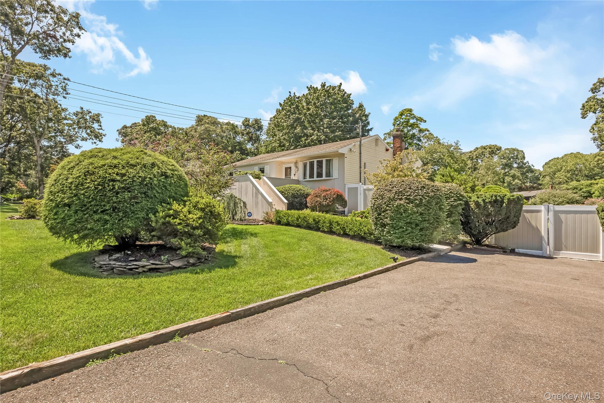 615 Sleepy Hollow Drive Property Photo 1