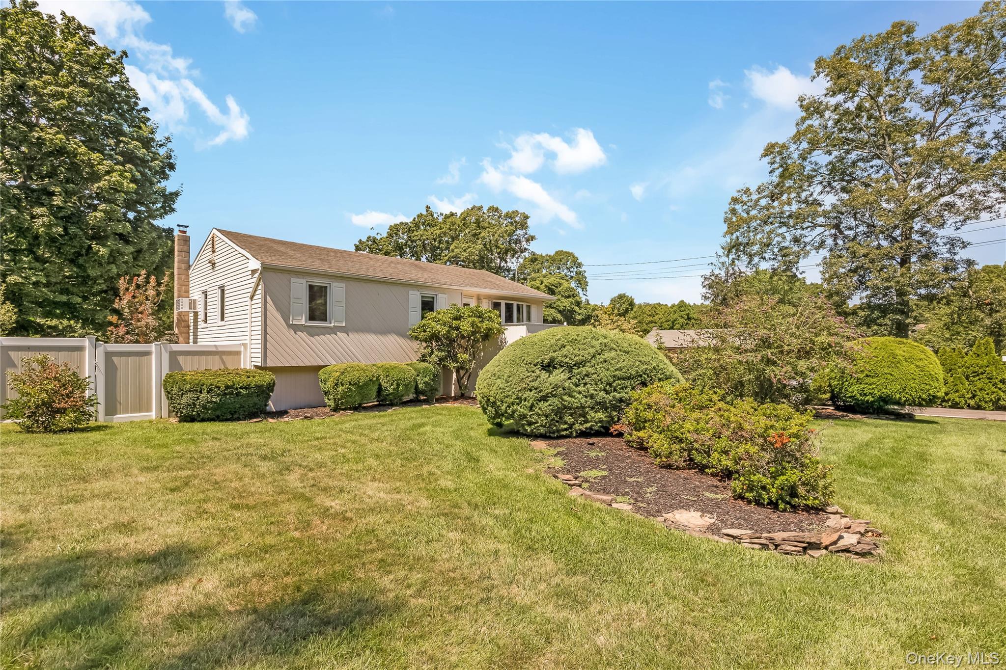 615 Sleepy Hollow Drive Property Photo 3