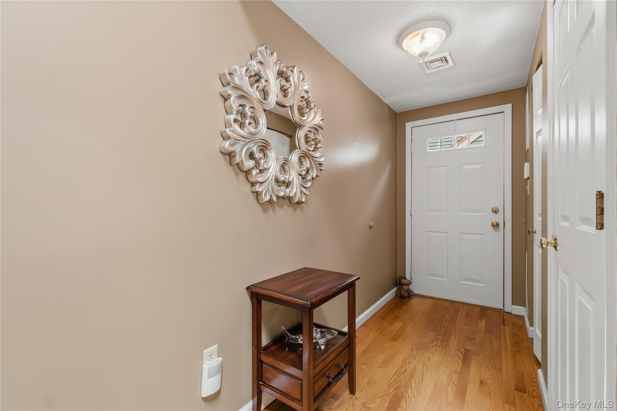 4001 Hickory Court Property Photo 4