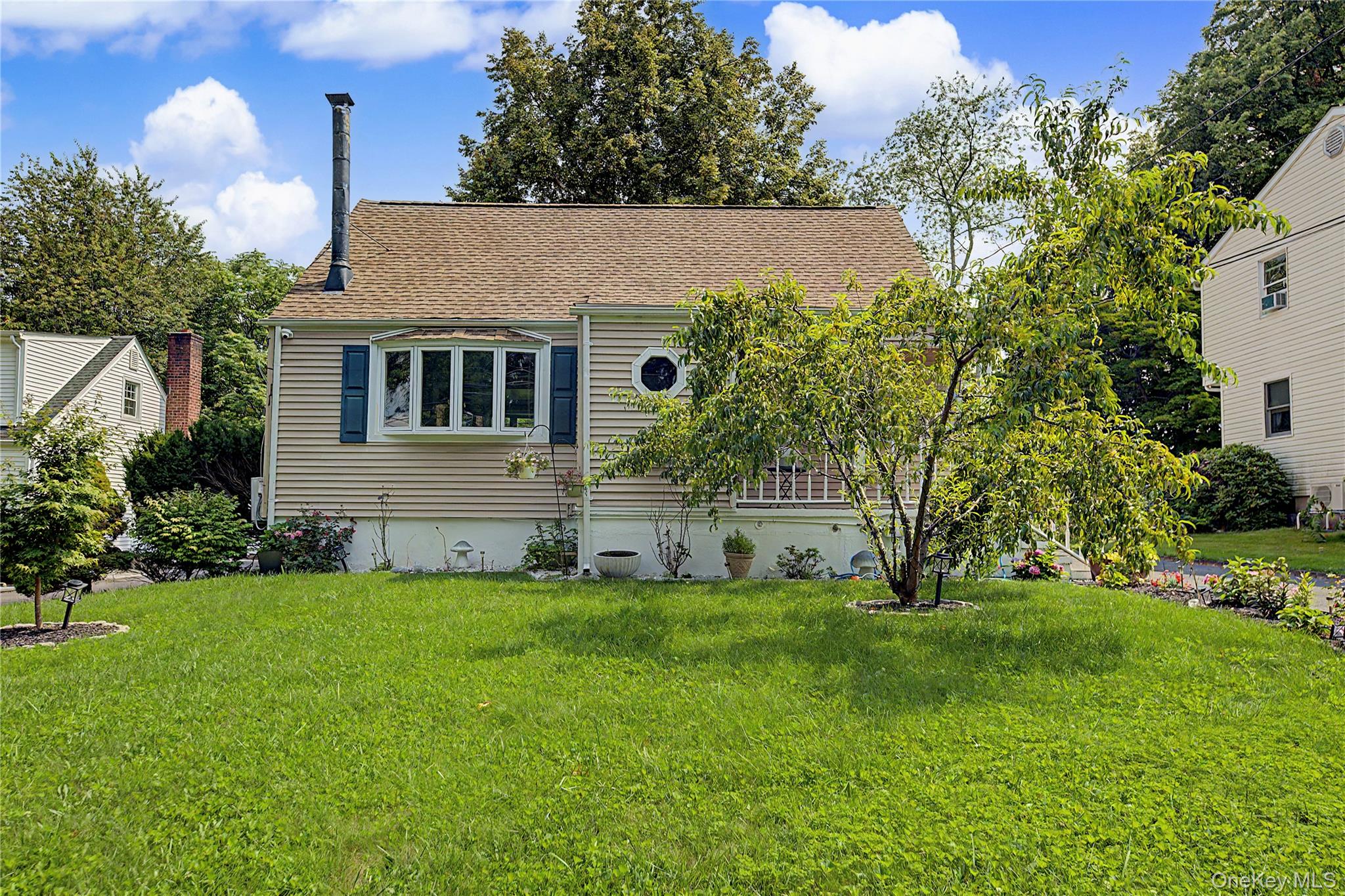 12 Saratoga Road Property Photo 1
