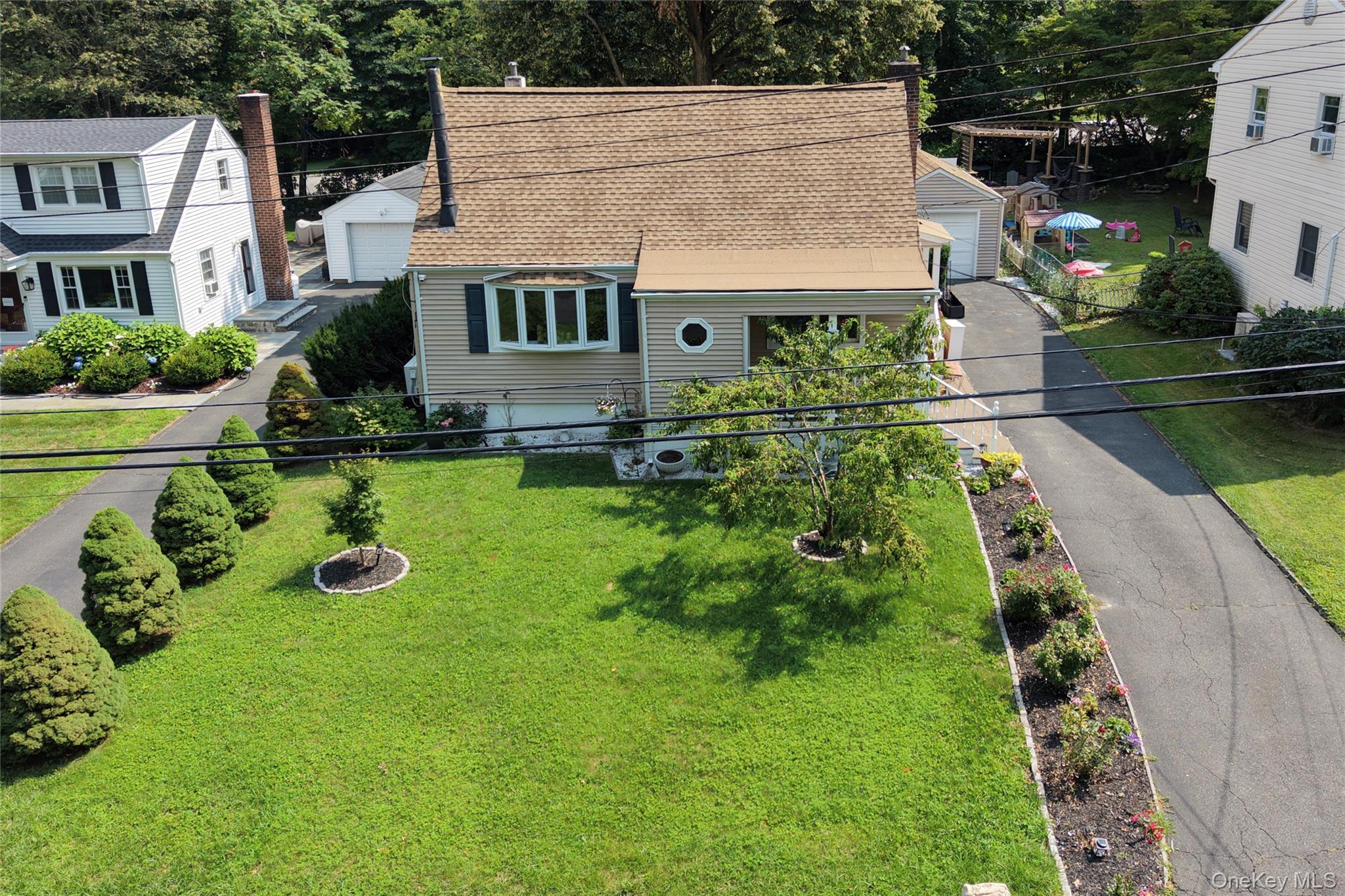12 Saratoga Road Property Photo 2