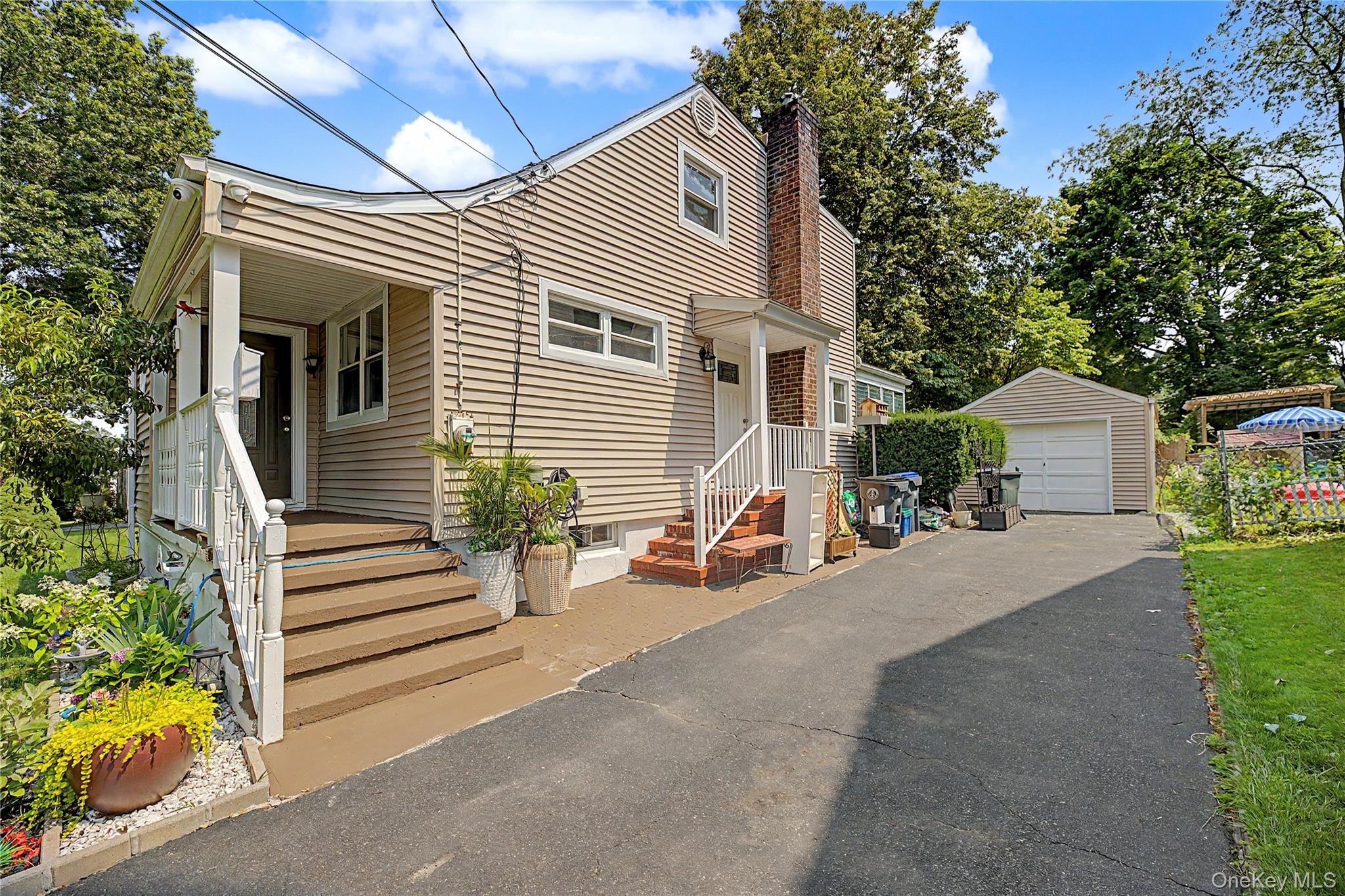 12 Saratoga Road Property Photo 3