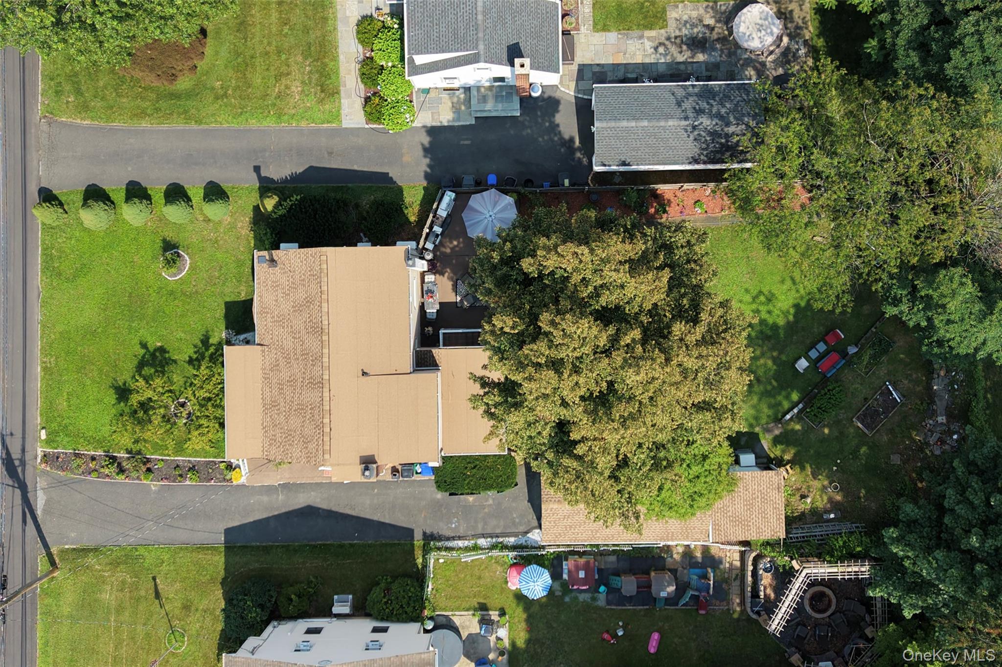 12 Saratoga Road Property Photo 4