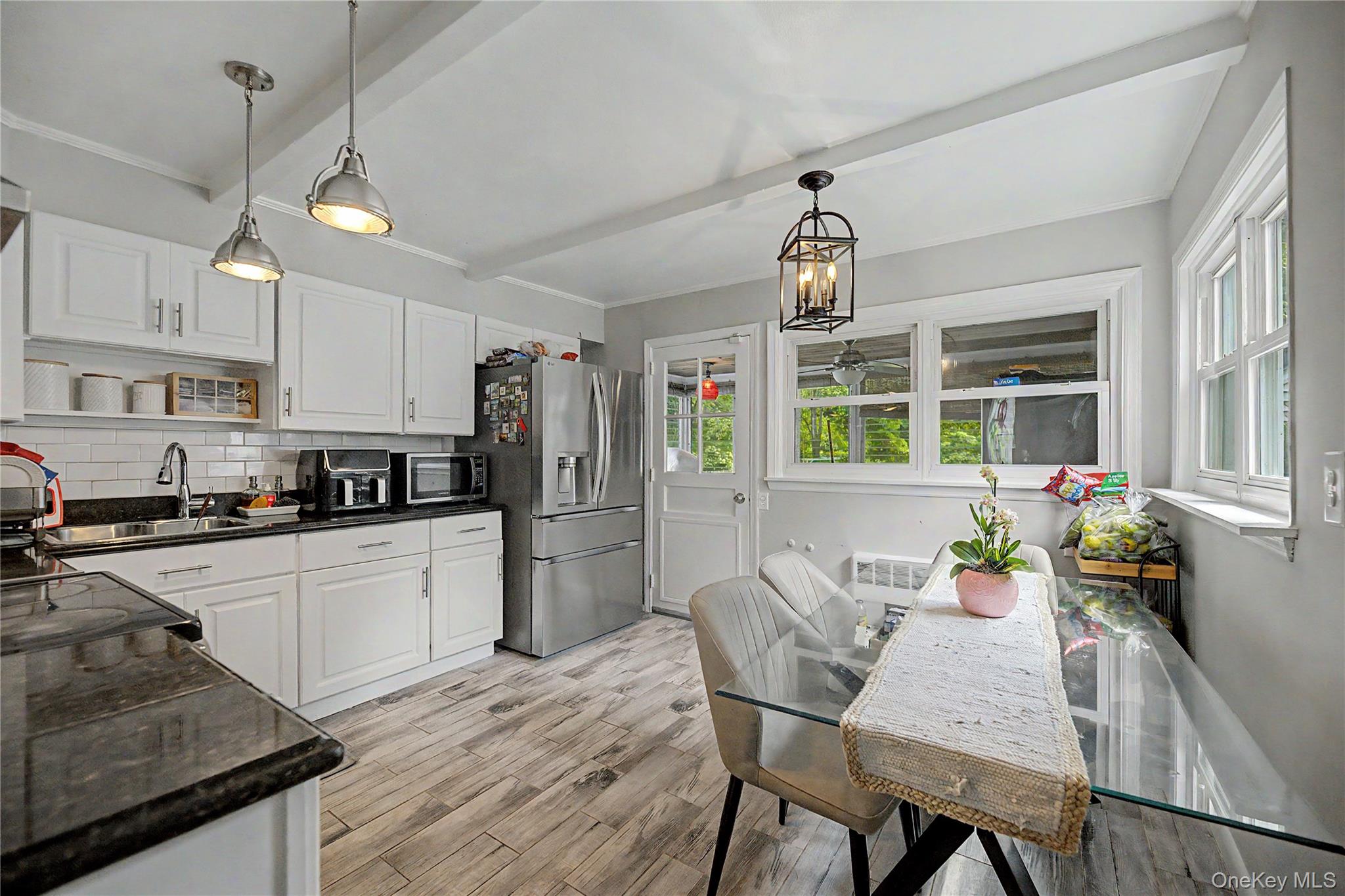 12 Saratoga Road Property Photo 12