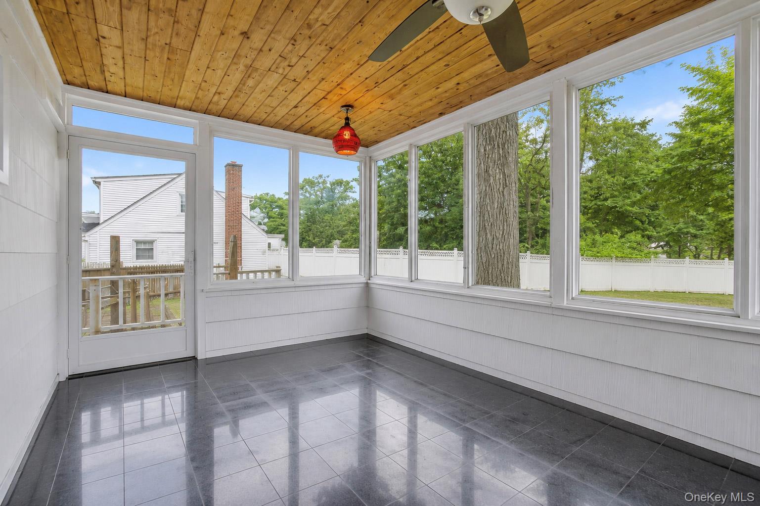 12 Saratoga Road Property Photo 13