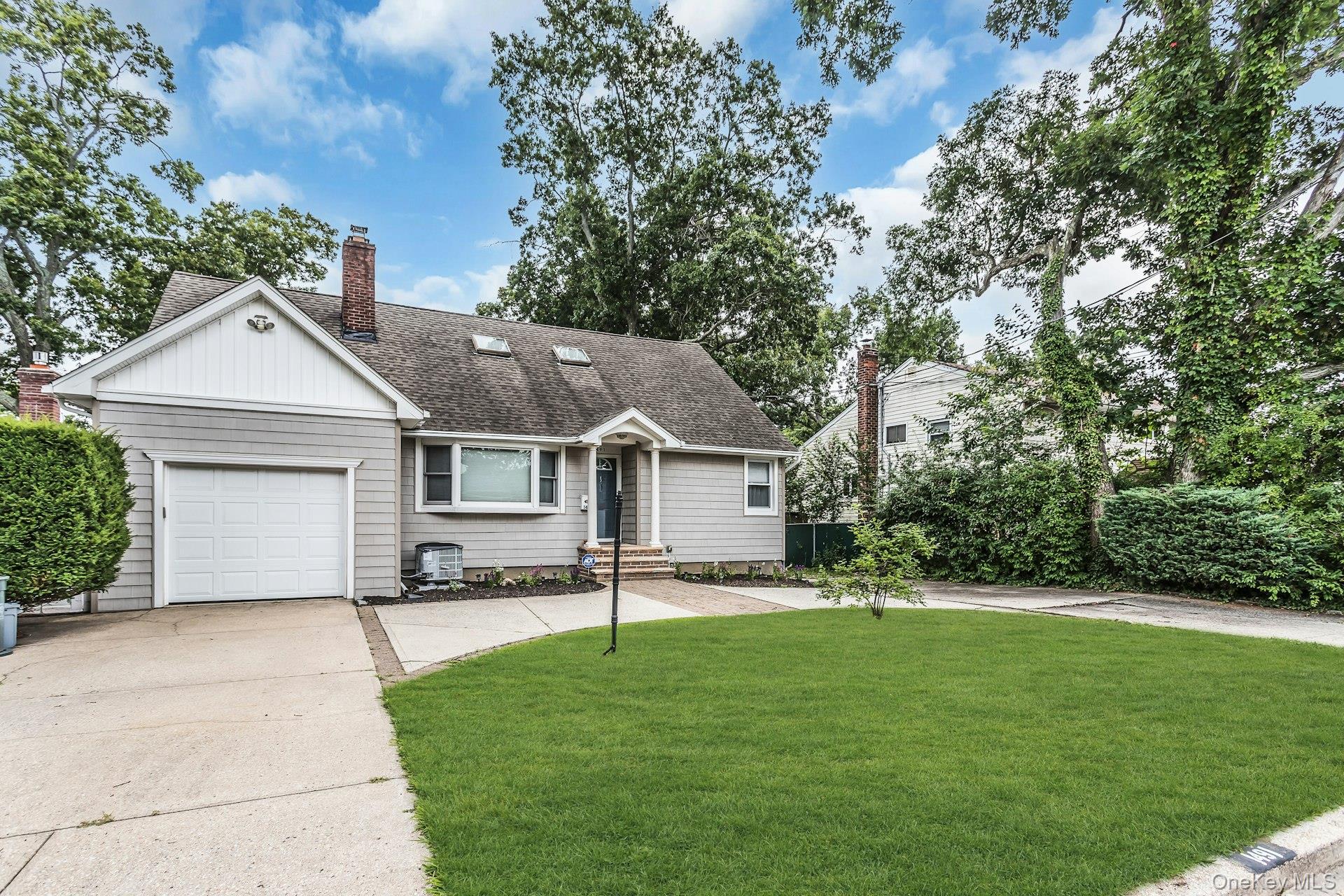 1491 Sycamore Avenue Property Photo 1