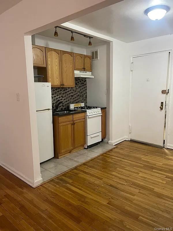 64-35 Yellowstone Boulevard Property Photo 3