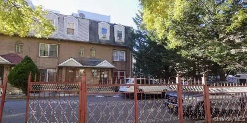 320 E 184th Street Property Photo 1