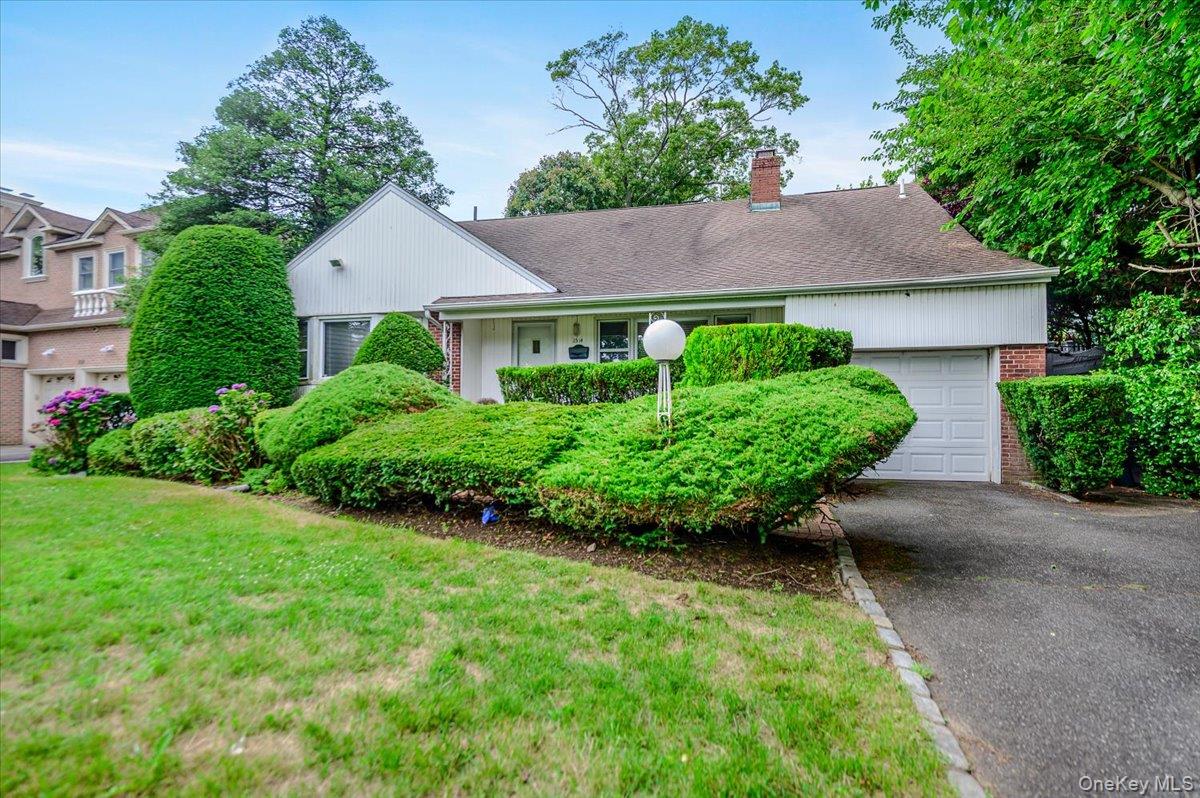 2514 Lindenmere Drive Property Photo 1