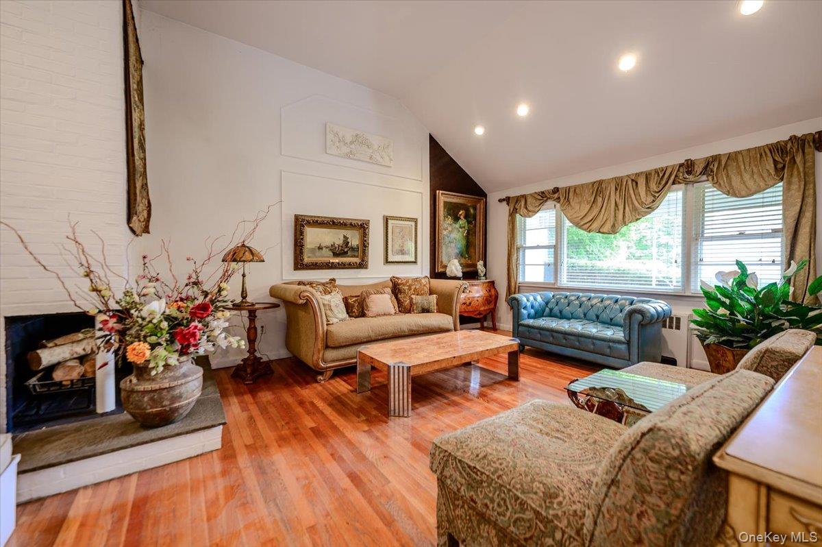 2514 Lindenmere Drive Property Photo 3