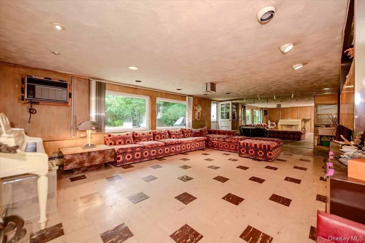2514 Lindenmere Drive Property Photo 11