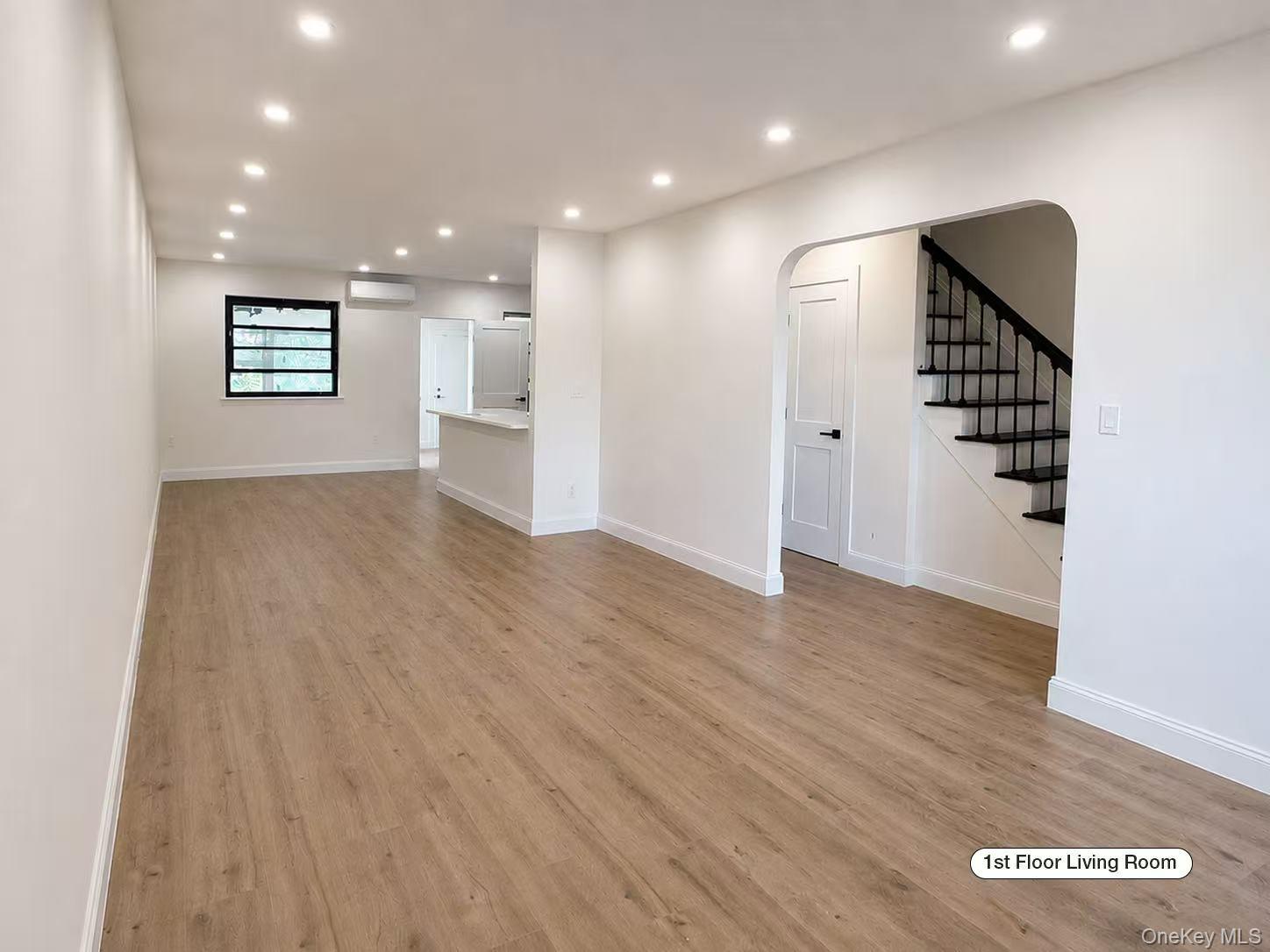 2942 Lurting Avenue Property Photo 2