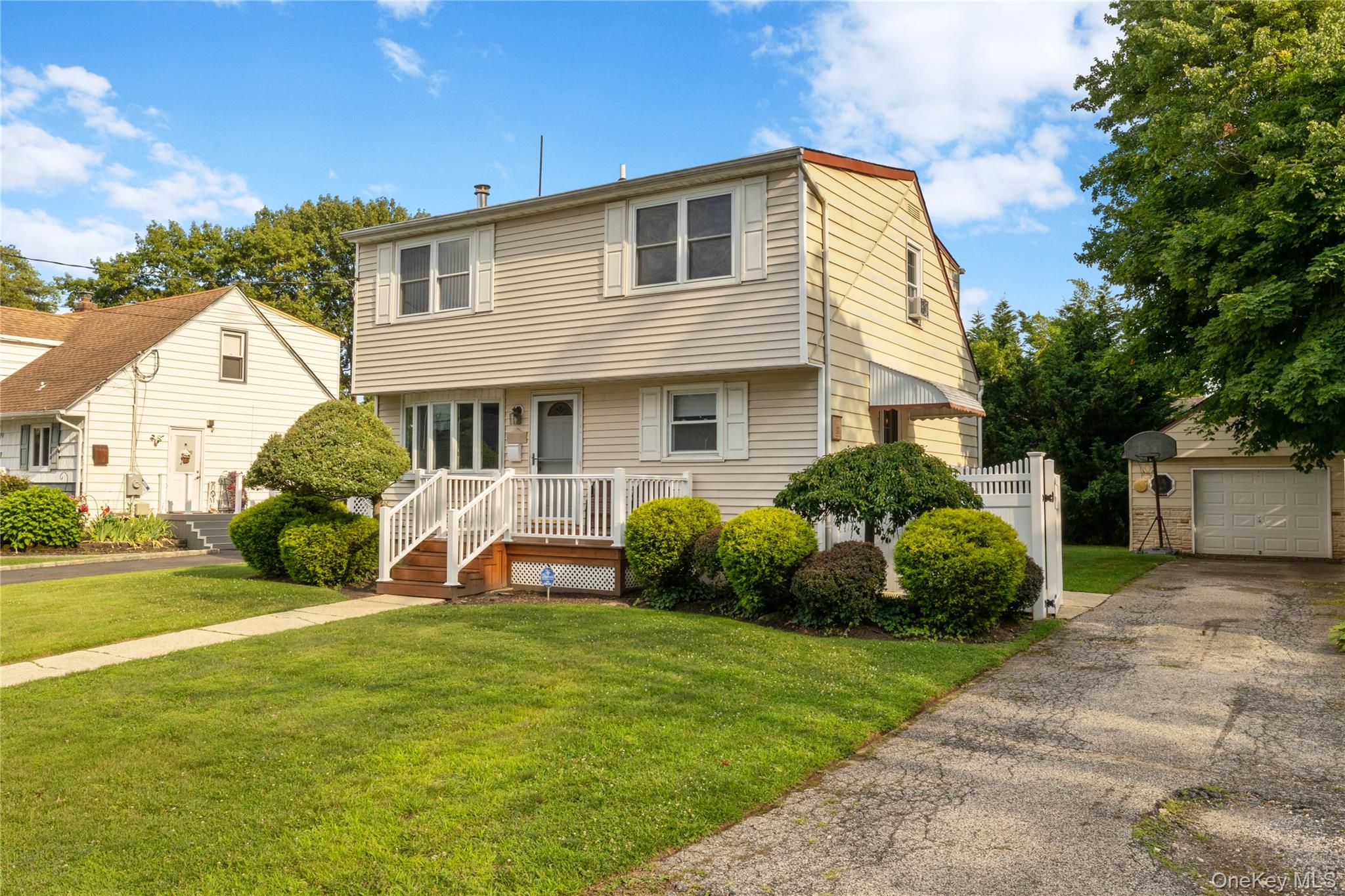 320 Aster Road Property Photo 23