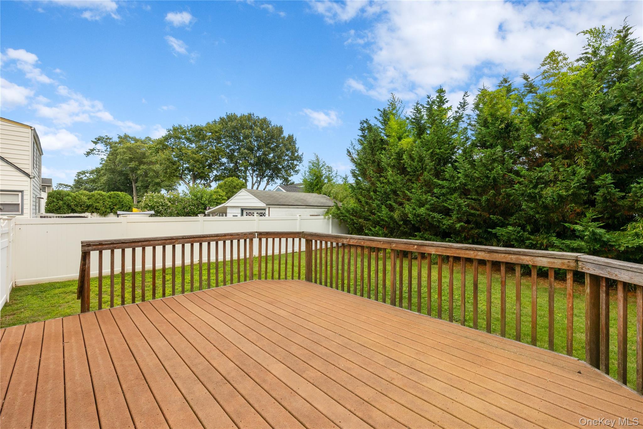 320 Aster Road Property Photo 25