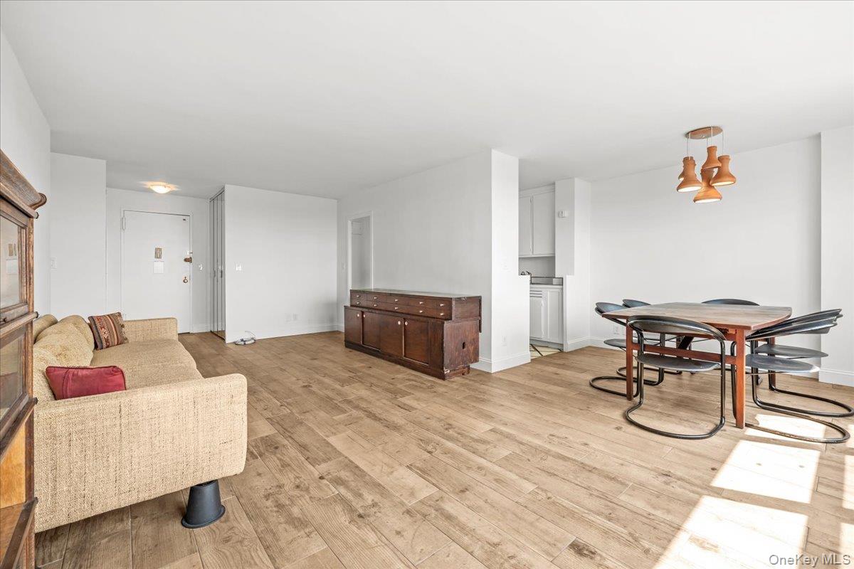 555 Kappock Street 24t Property Photo 7