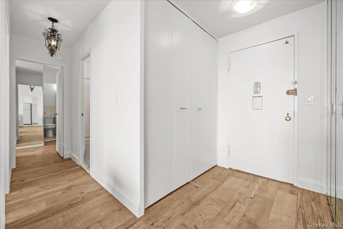 555 Kappock Street 24t Property Photo 12