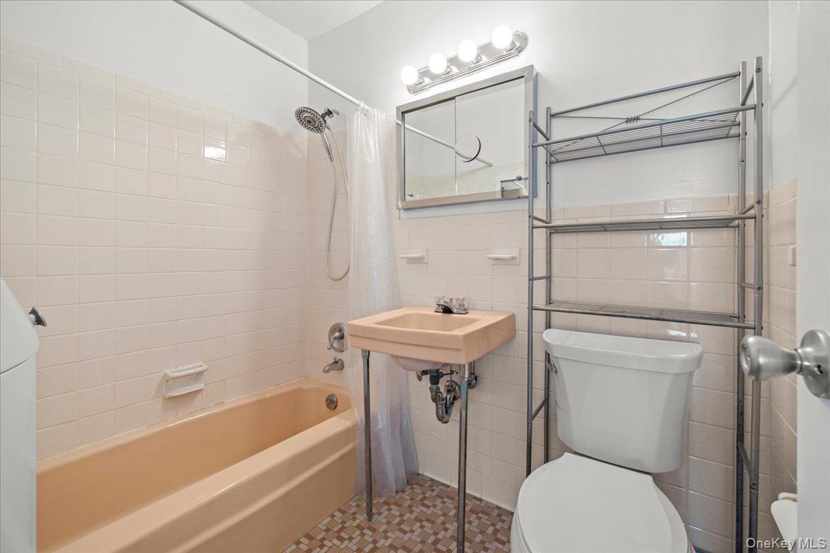 555 Kappock Street 24t Property Photo 20