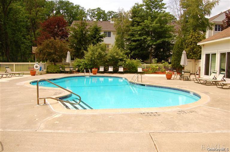 310 Cornwall Meadows Lane Property Photo 3