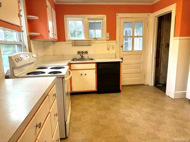 44 Davis Avenue Property Photo 9