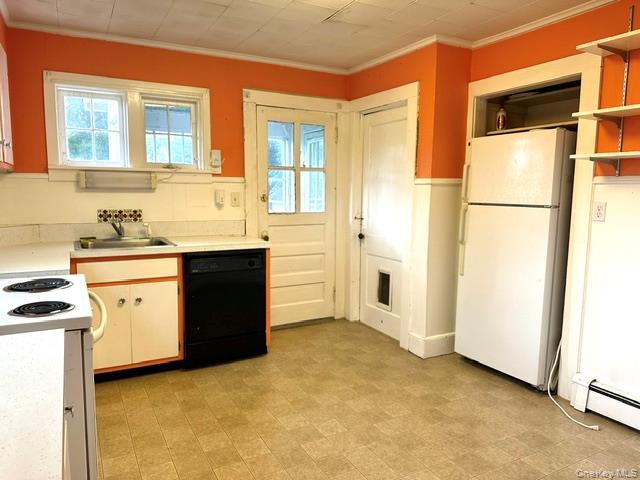 44 Davis Avenue Property Photo 12