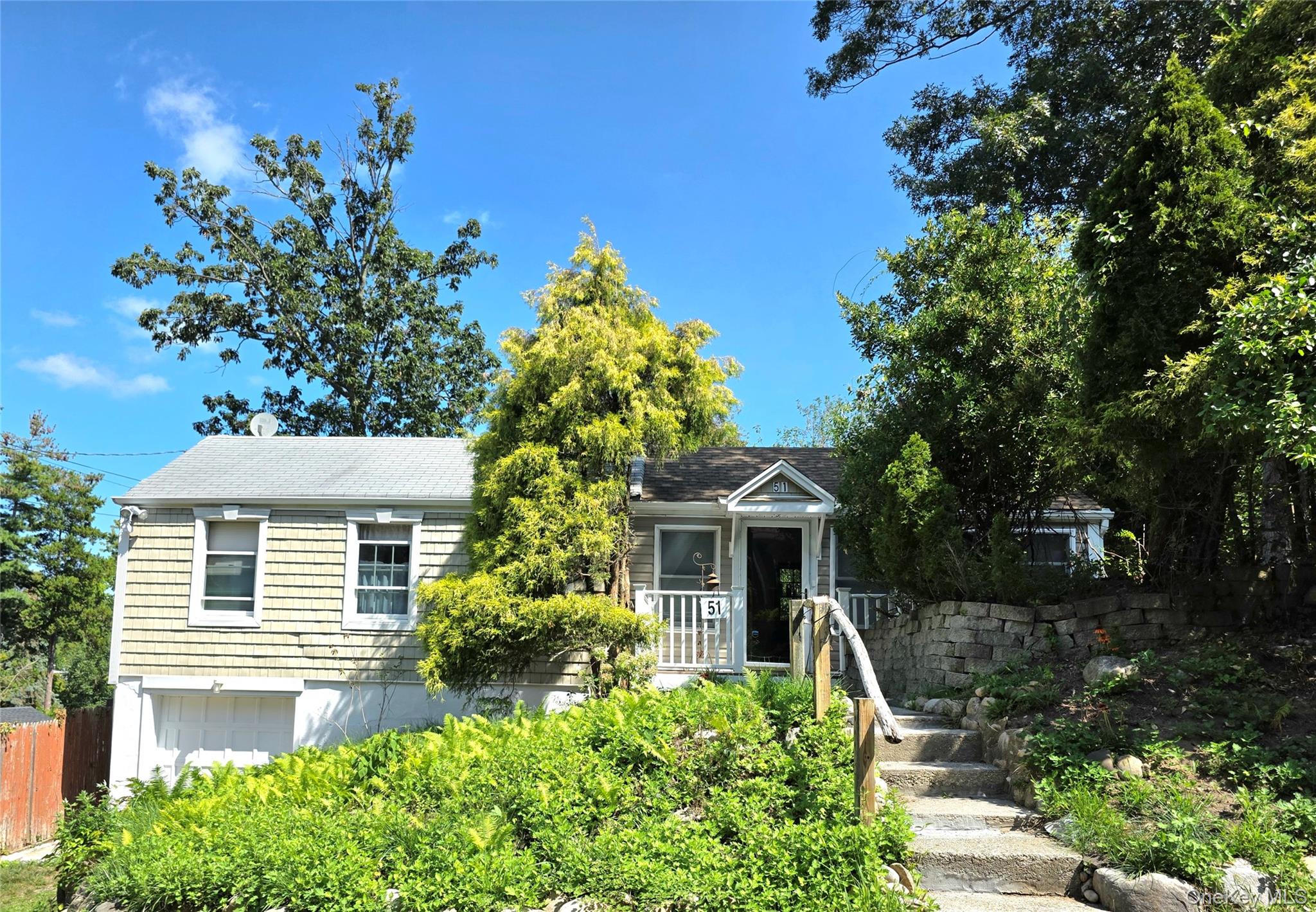 51 Aloma Road Property Photo 1