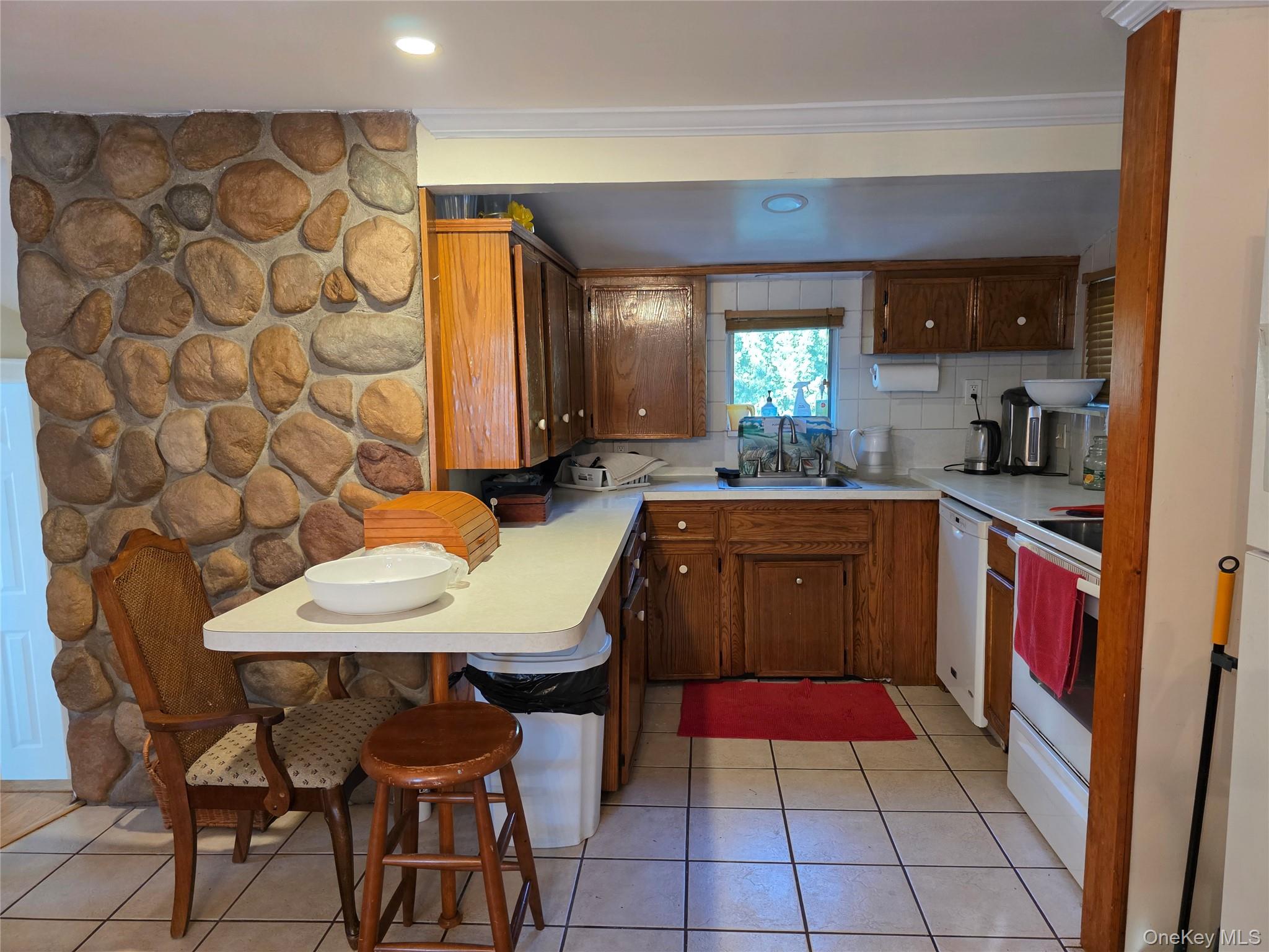 51 Aloma Road Property Photo 5
