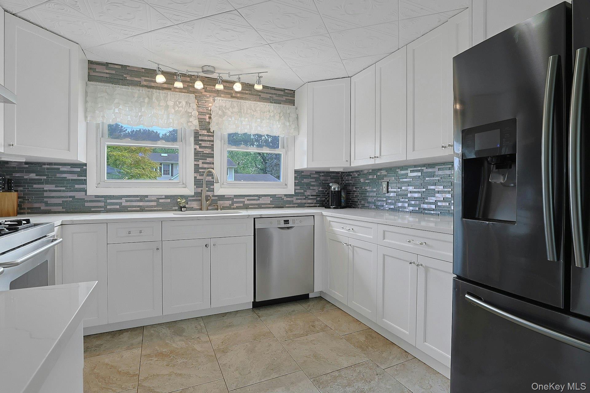 60 East Road Property Photo 34
