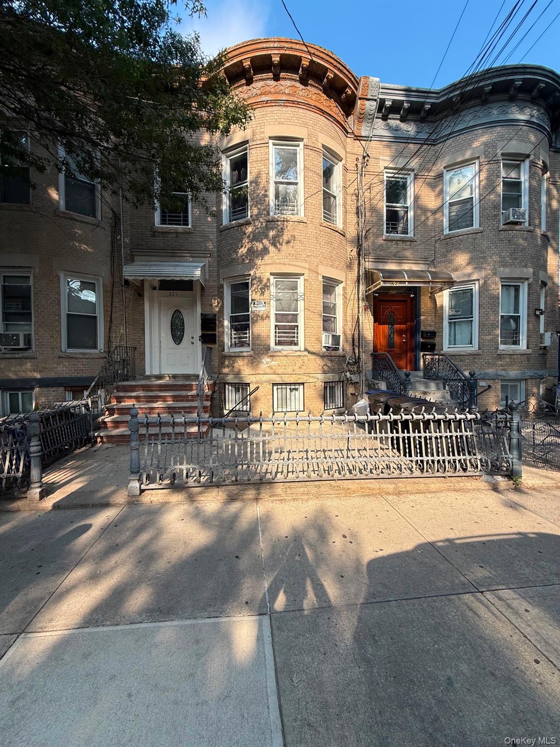 225 Grant Avenue Property Photo 1