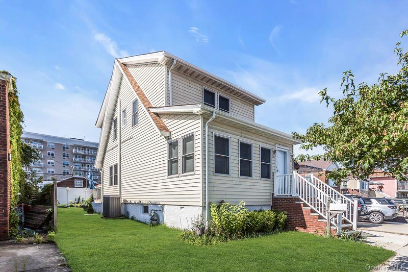 548 E Broadway Property Photo 2