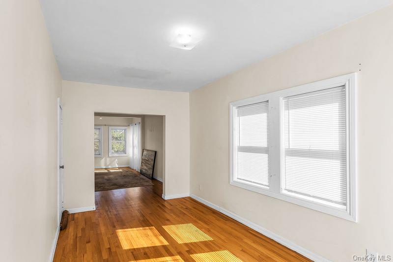548 E Broadway Property Photo 5
