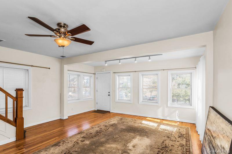 548 E Broadway Property Photo 6