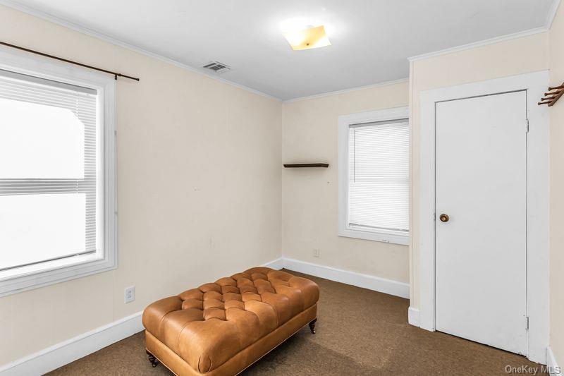 548 E Broadway Property Photo 17