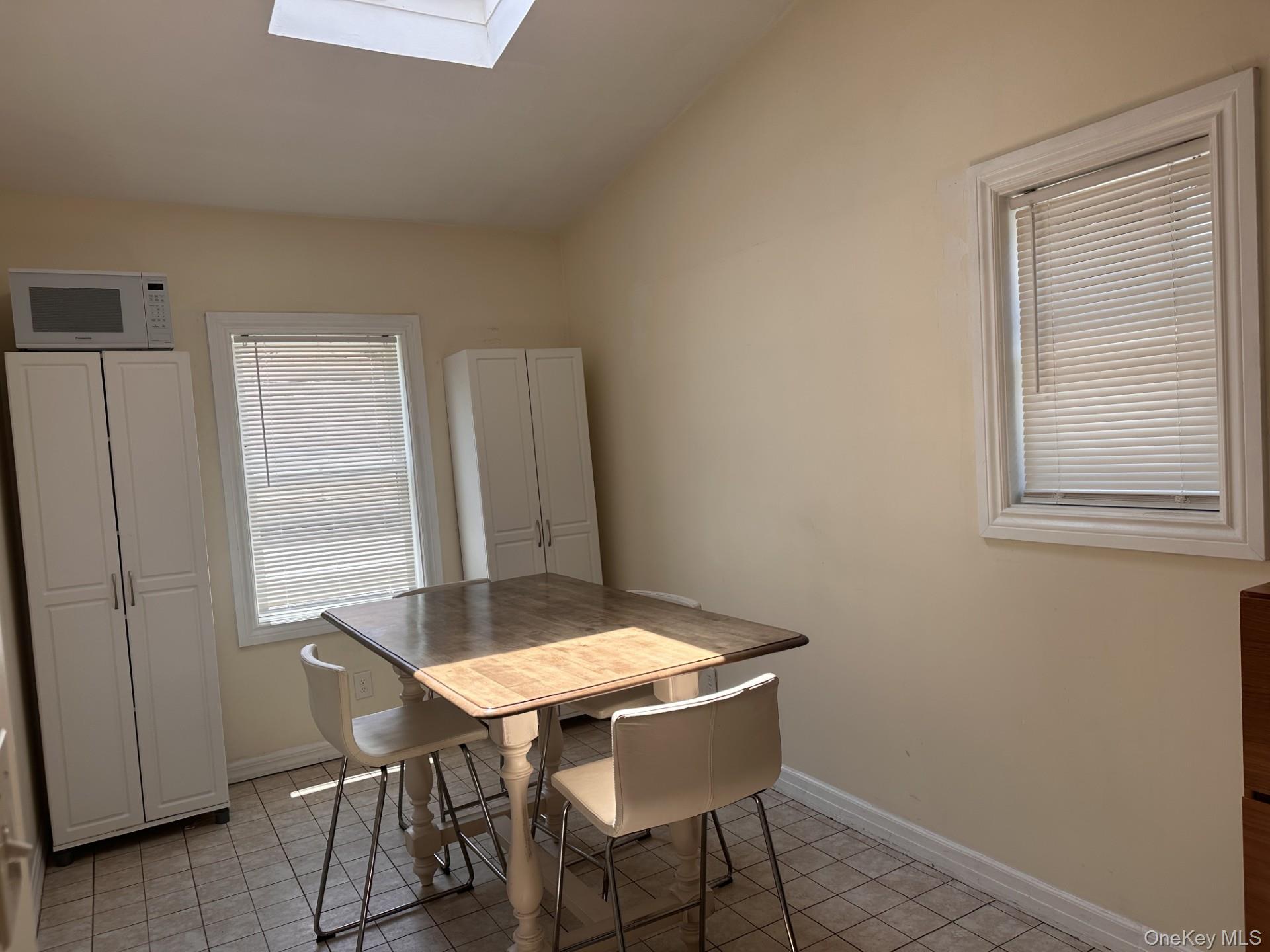 548 E Broadway Property Photo 23